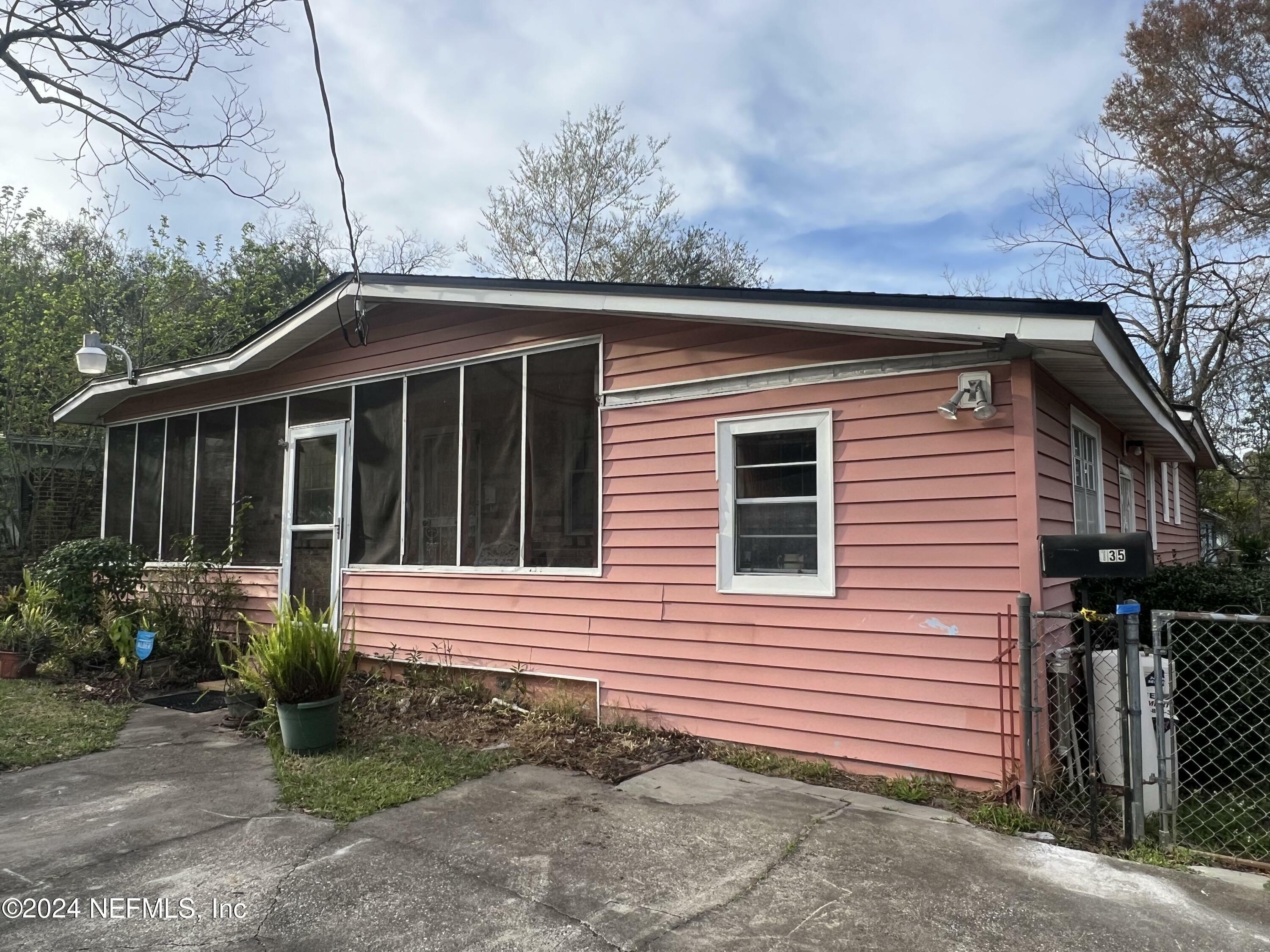 Property Photo:  2269 W 17th Street  FL 32209 