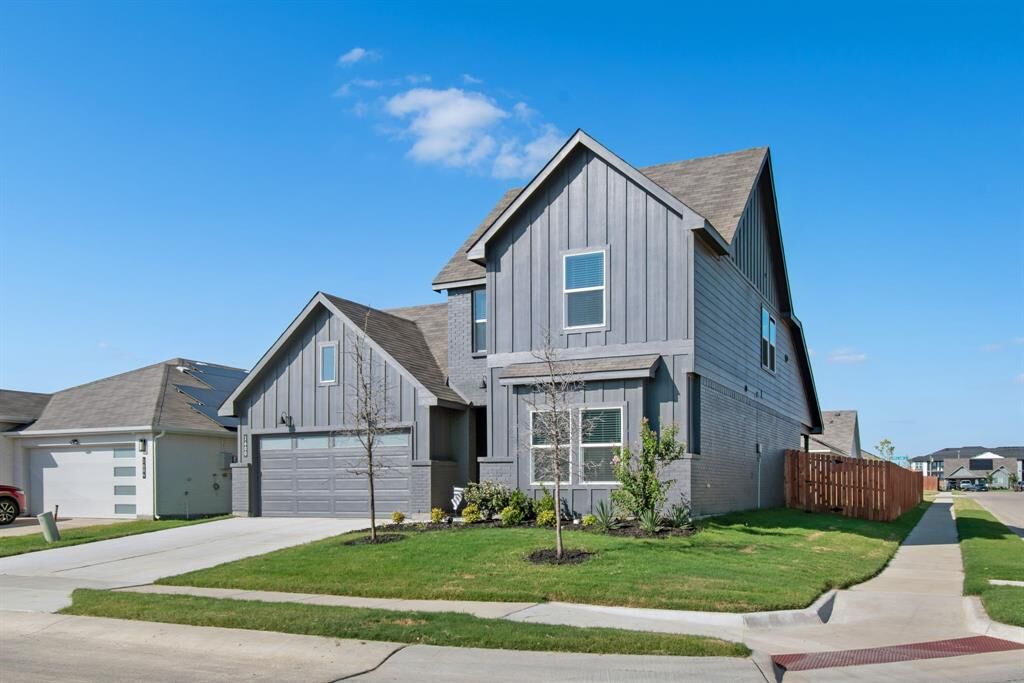 Property Photo: 1600 Battery Park Drive TX 76009