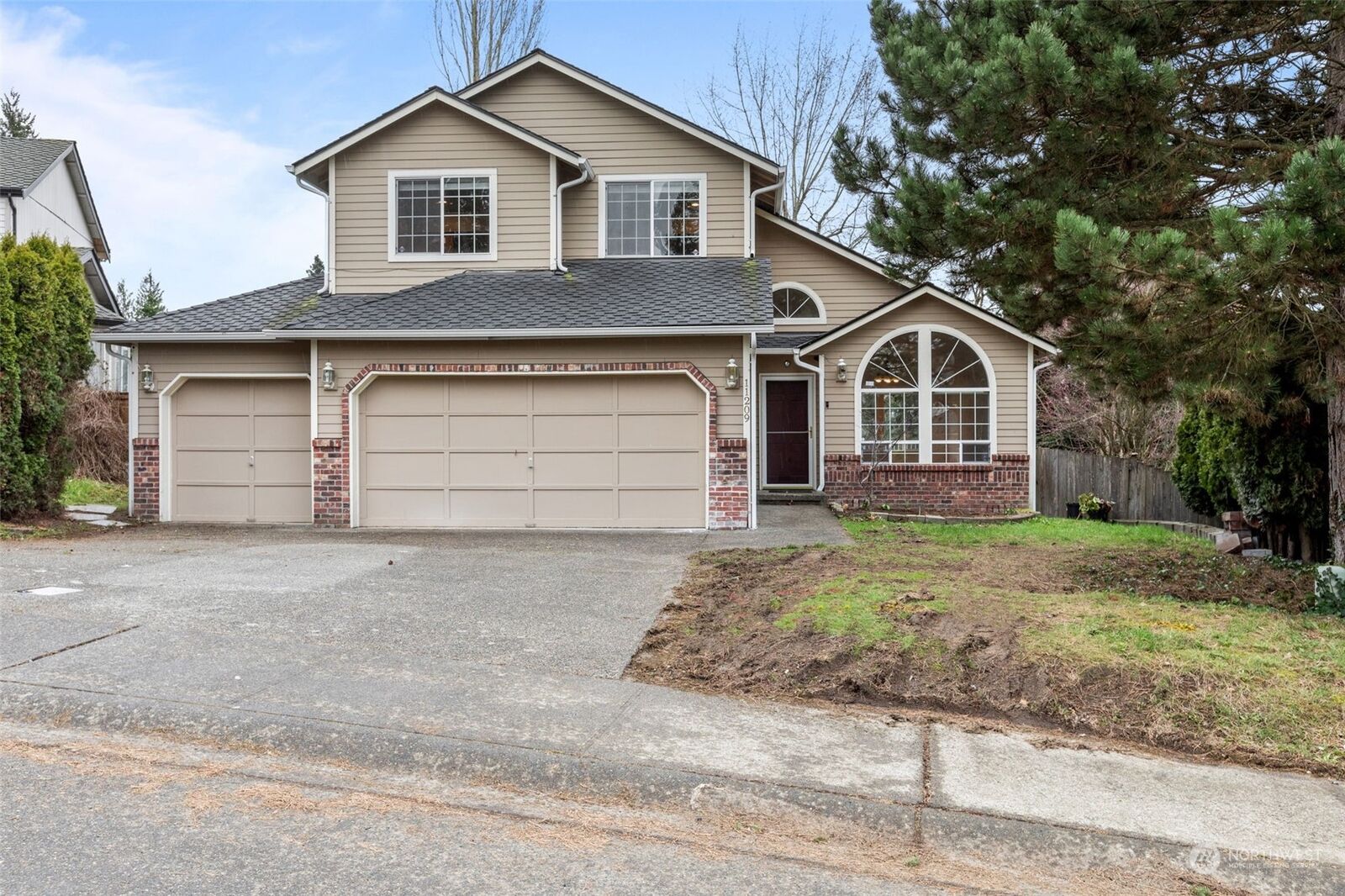 Property Photo:  11209 SE 179th Street  WA 98055 