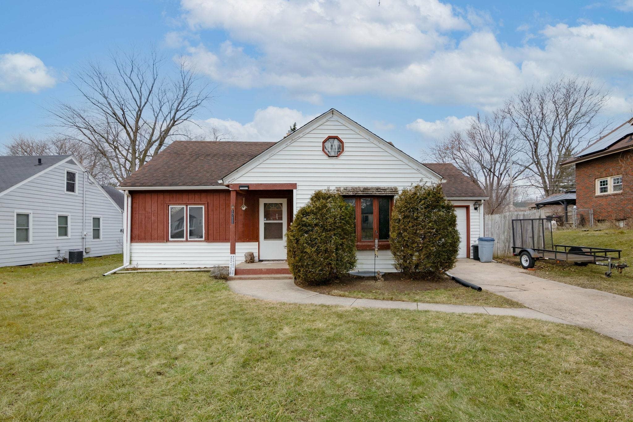 Property Photo:  1711 Oregon Avenue  IL 61108 