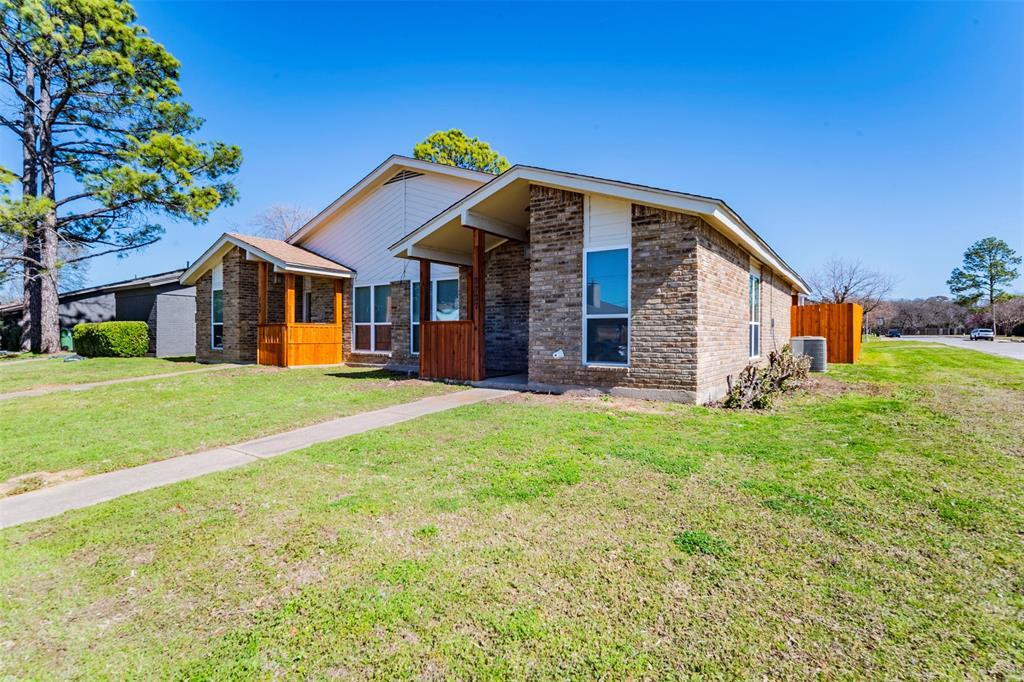 Property Photo:  2739 Saint George Place  TX 76015 
