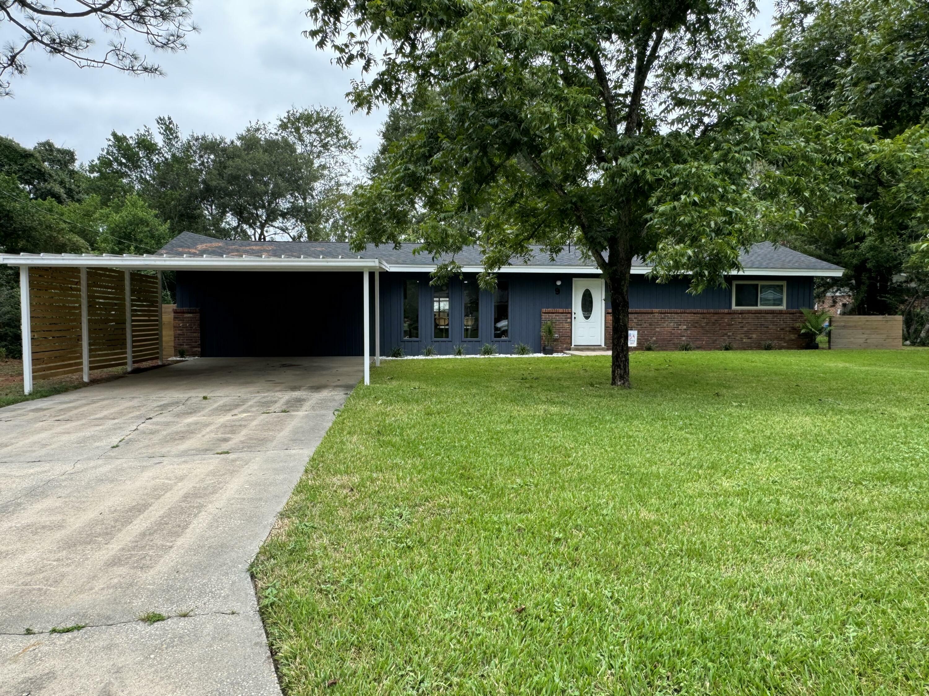 Property Photo:  9 Sharilyn Drive  FL 32579 