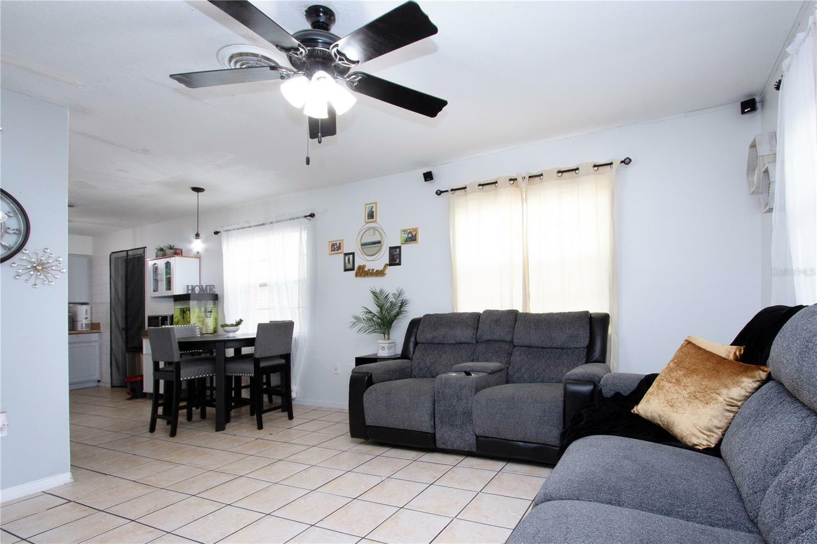 Property Photo:  816 63rd Avenue W B  FL 34207 