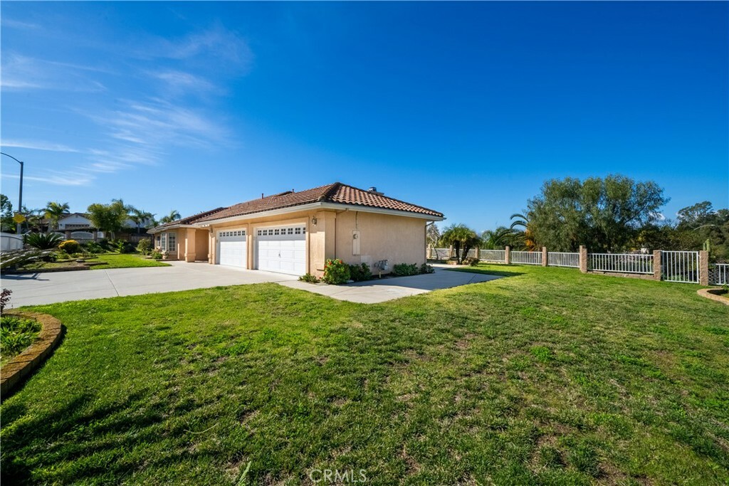 Property Photo:  2062 Rancho Corte  CA 92084 