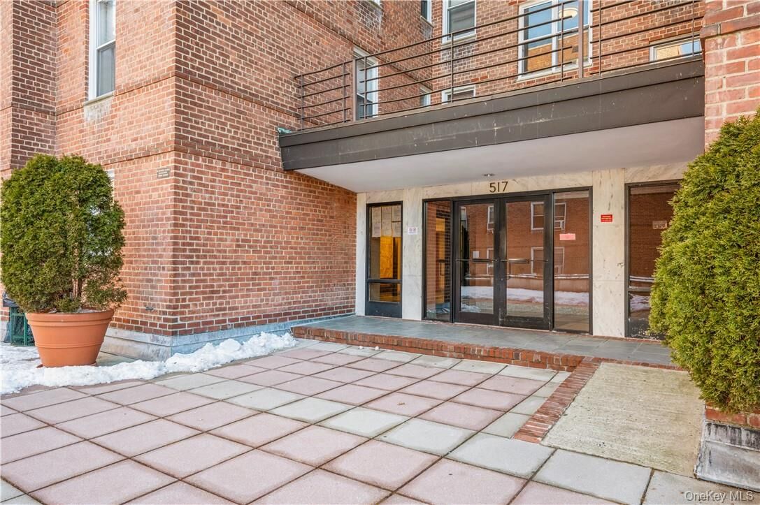 Property Photo:  517 Riverdale Avenue 4B 5B  NY 10705 