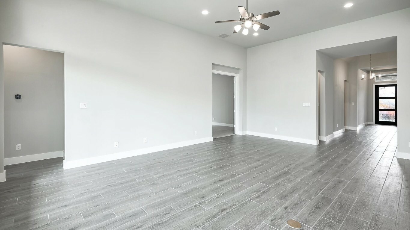 Property Photo:  833 Teakmill Trail  TX 78666 