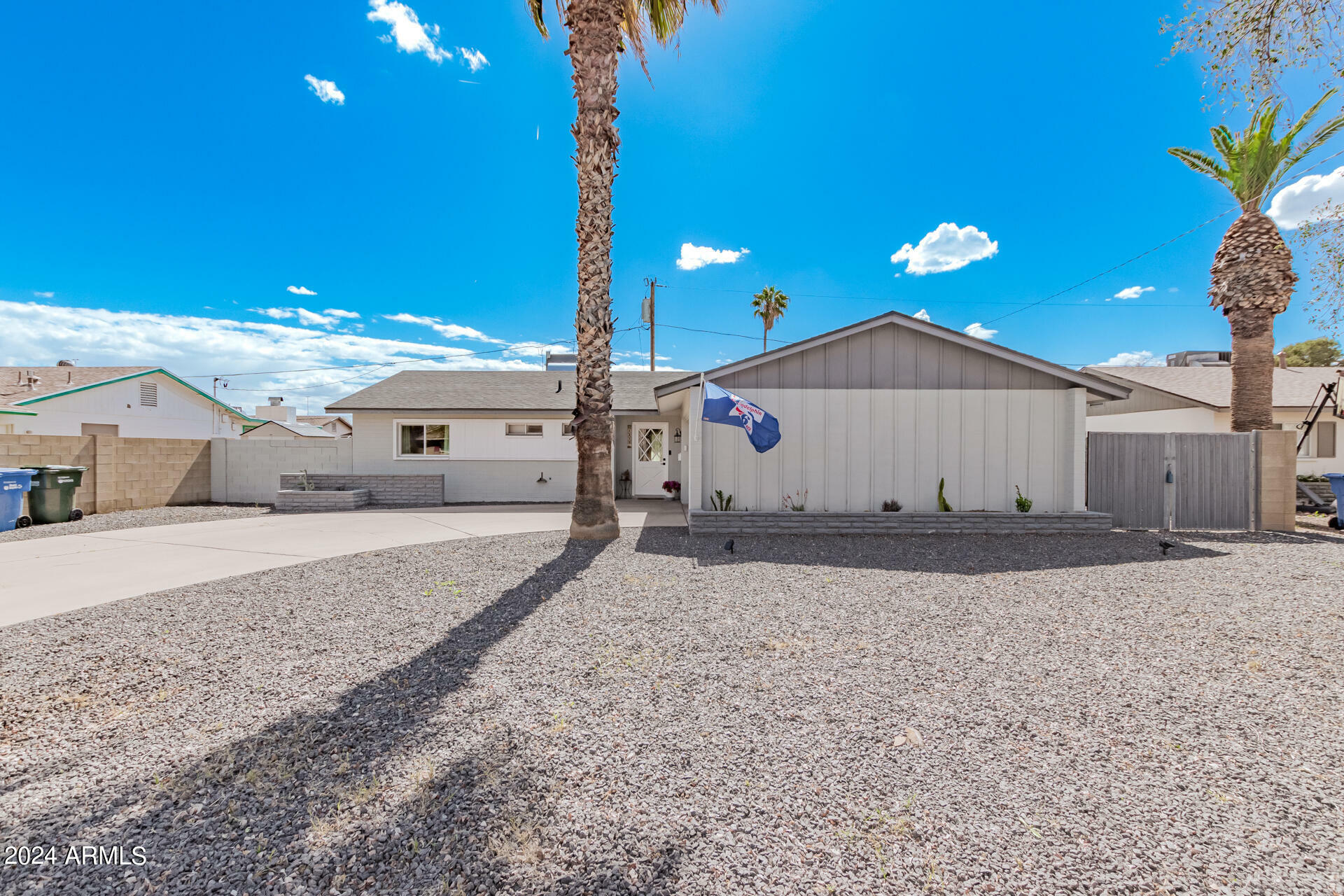 Property Photo:  3239 E Presidio Road  AZ 85032 