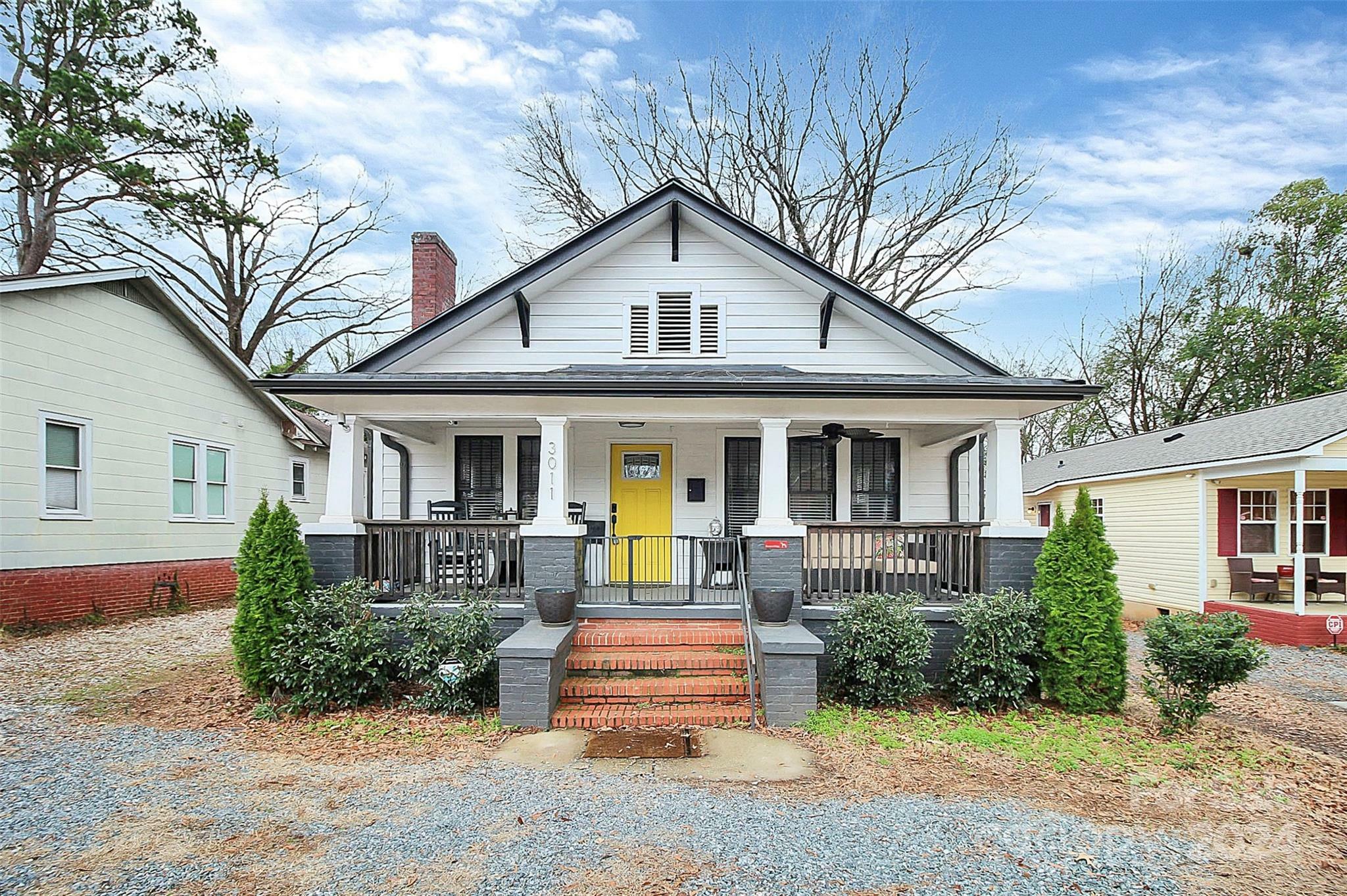 Property Photo:  3011 Tuckaseegee Road  NC 28208 