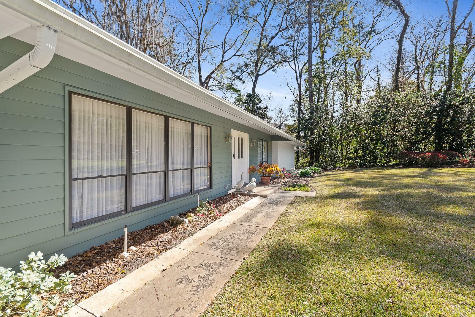 Property Photo: 3411 NW 38th Street FL 32606