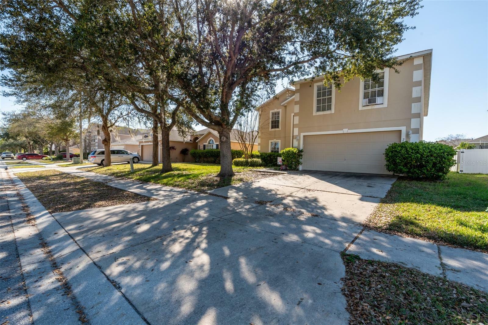 Property Photo:  2131 Nicollett Way  FL 34748 