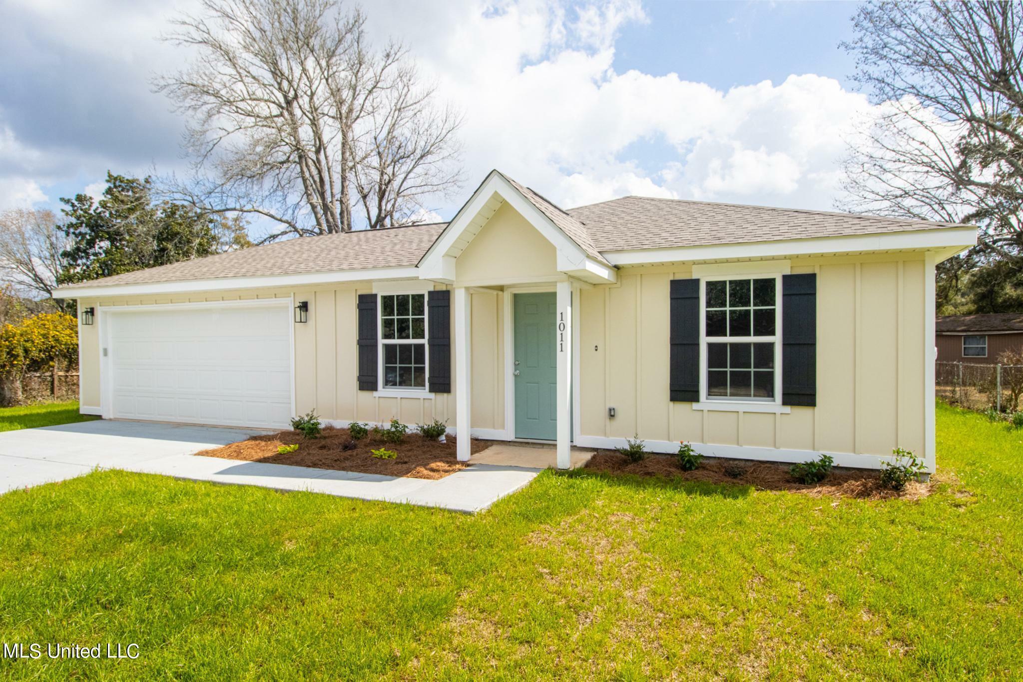 Property Photo:  1011 Wilson Drive  MS 39507 