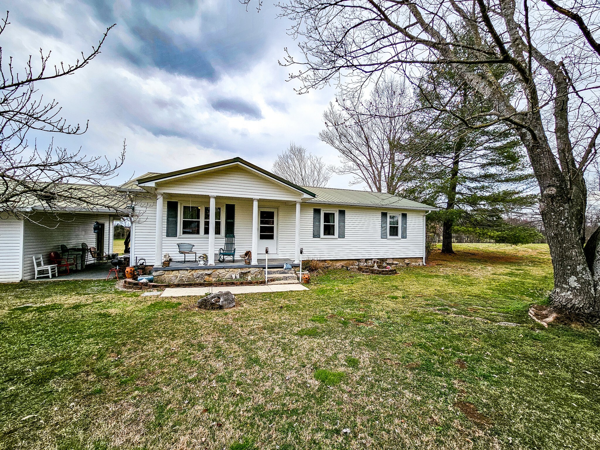 Property Photo:  224 Comstock Rd  TN 37160 