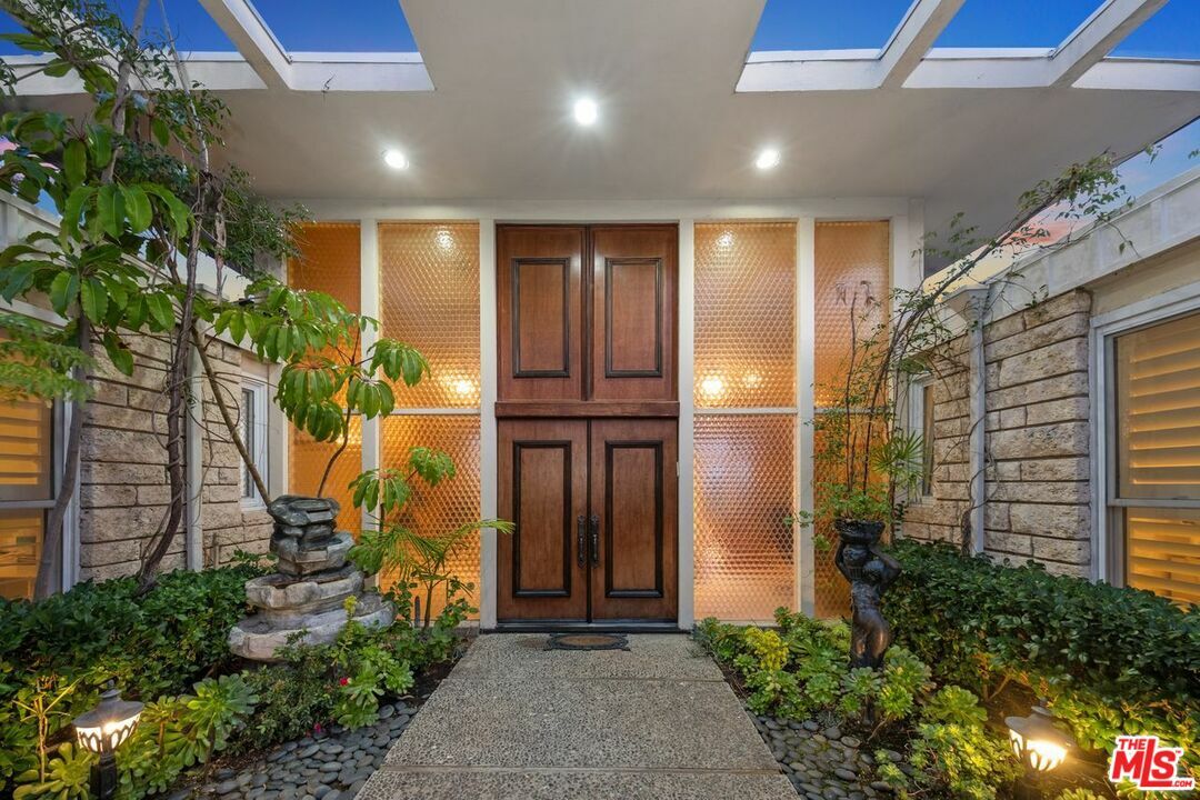 Property Photo:  854  Glenmere Way  CA 90049 