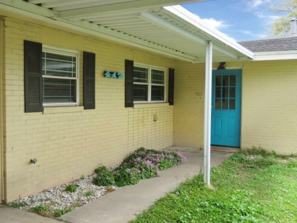 Property Photo:  412 Crescent Drive  TX 77611 