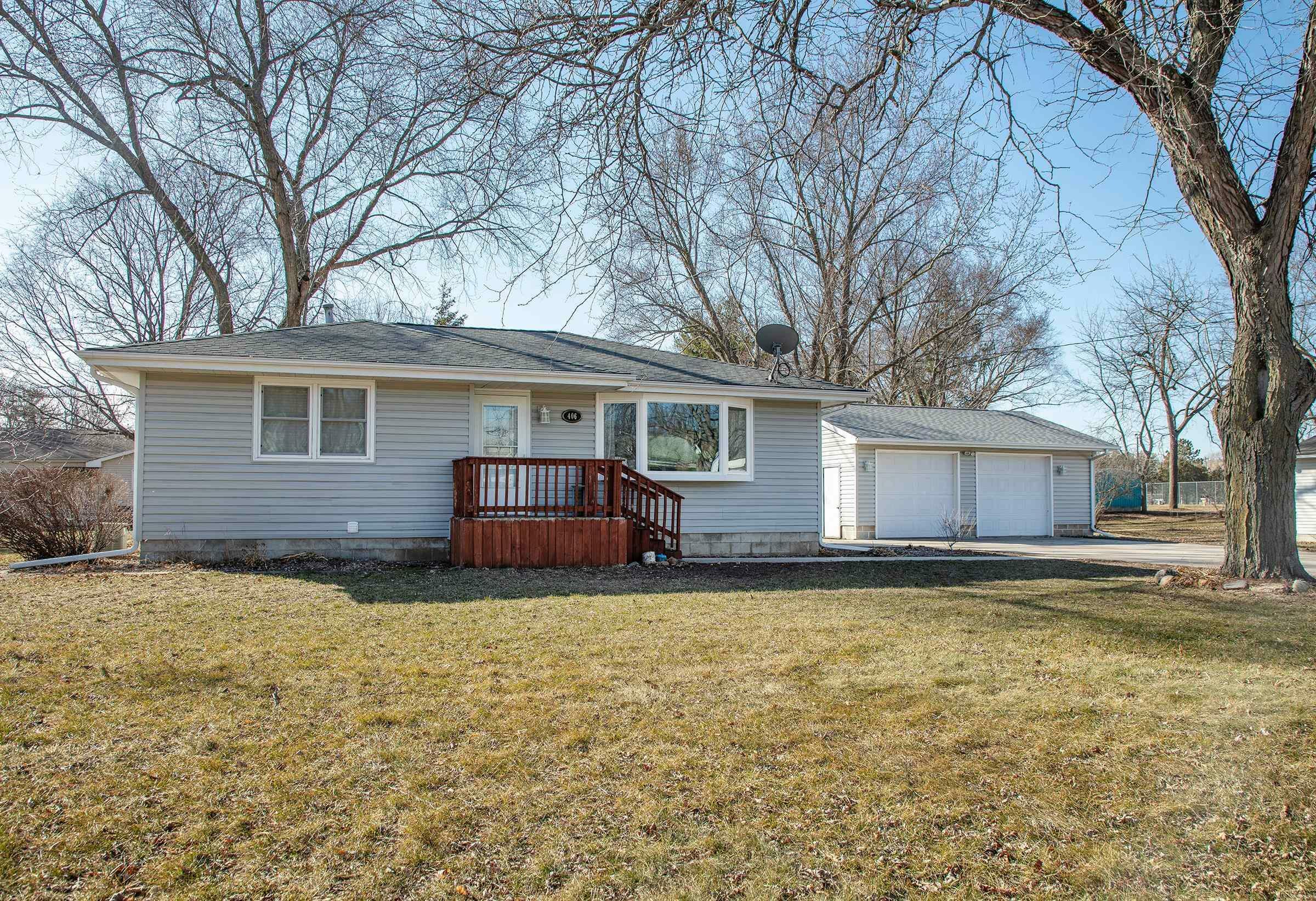 Property Photo:  406 E Jackson Street  IA 50670 