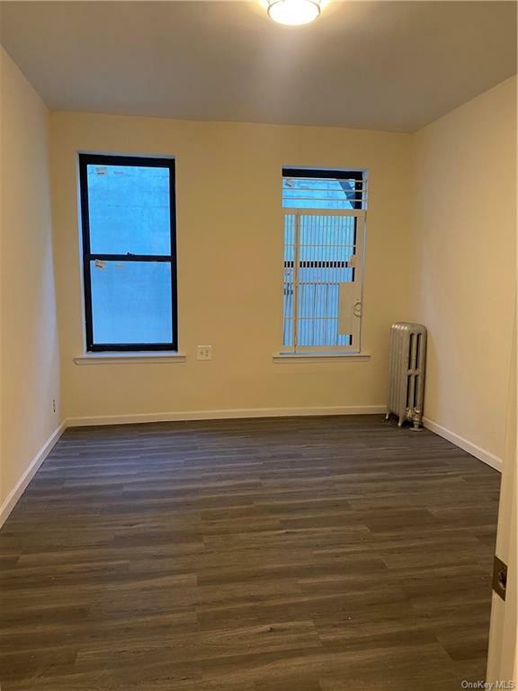 Property Photo:  1027 Leggett Avenue 1E  NY 10455 