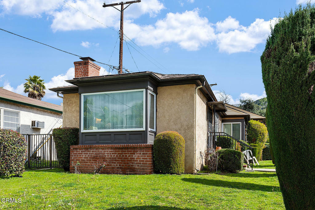 Property Photo:  1704 N Verdugo Road  CA 91208 