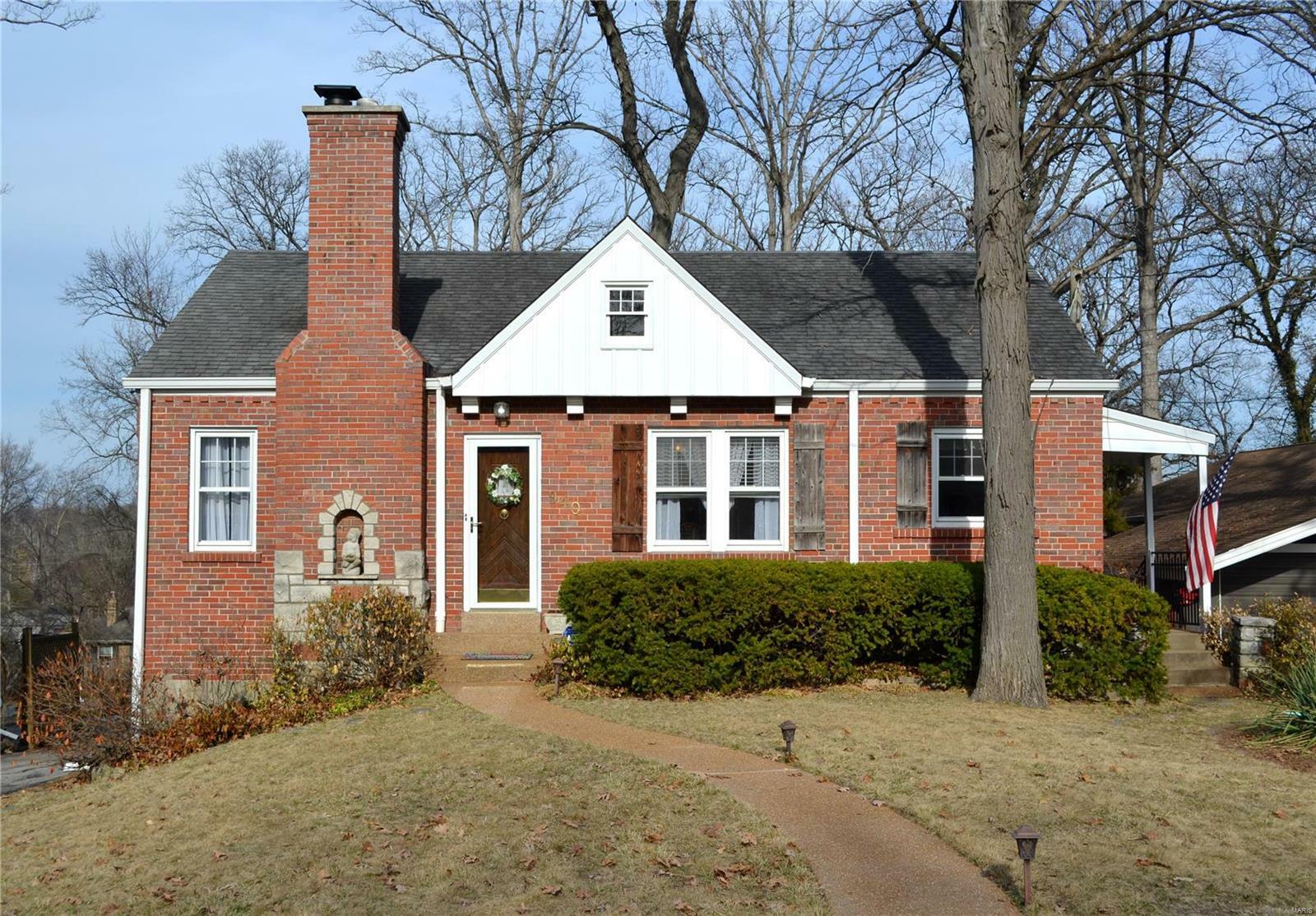 Property Photo: 940 Liggett Drive MO 63126