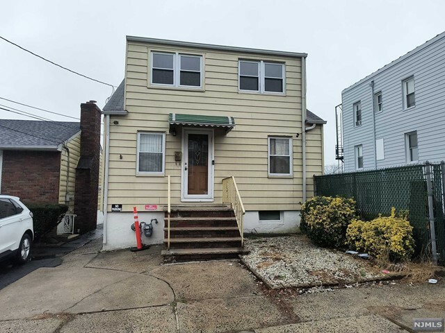 Property Photo:  392 Jersey Avenue  NJ 07022 