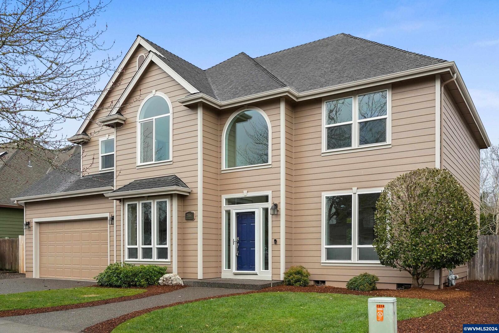 Property Photo: 2354 Bluebell Av SE OR 97306