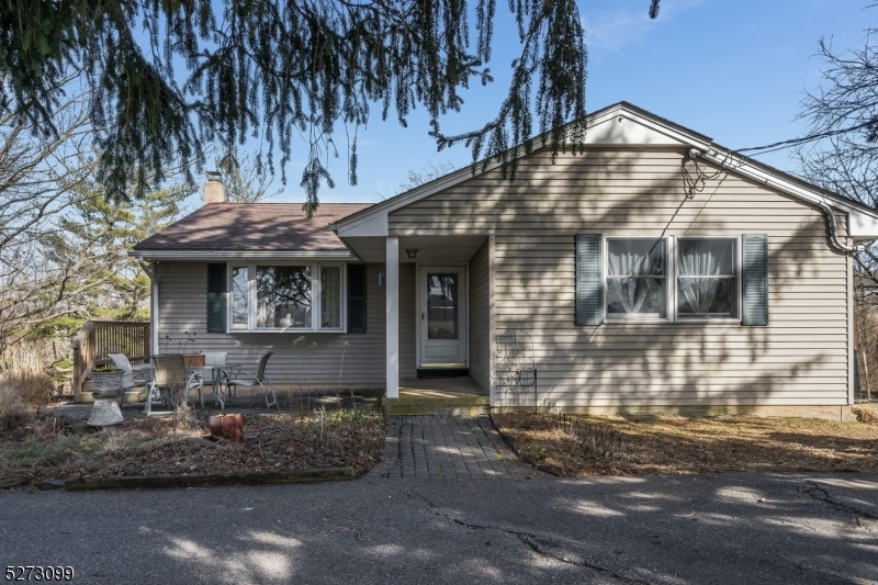 Property Photo:  15 Linvale Rd  NJ 08551 