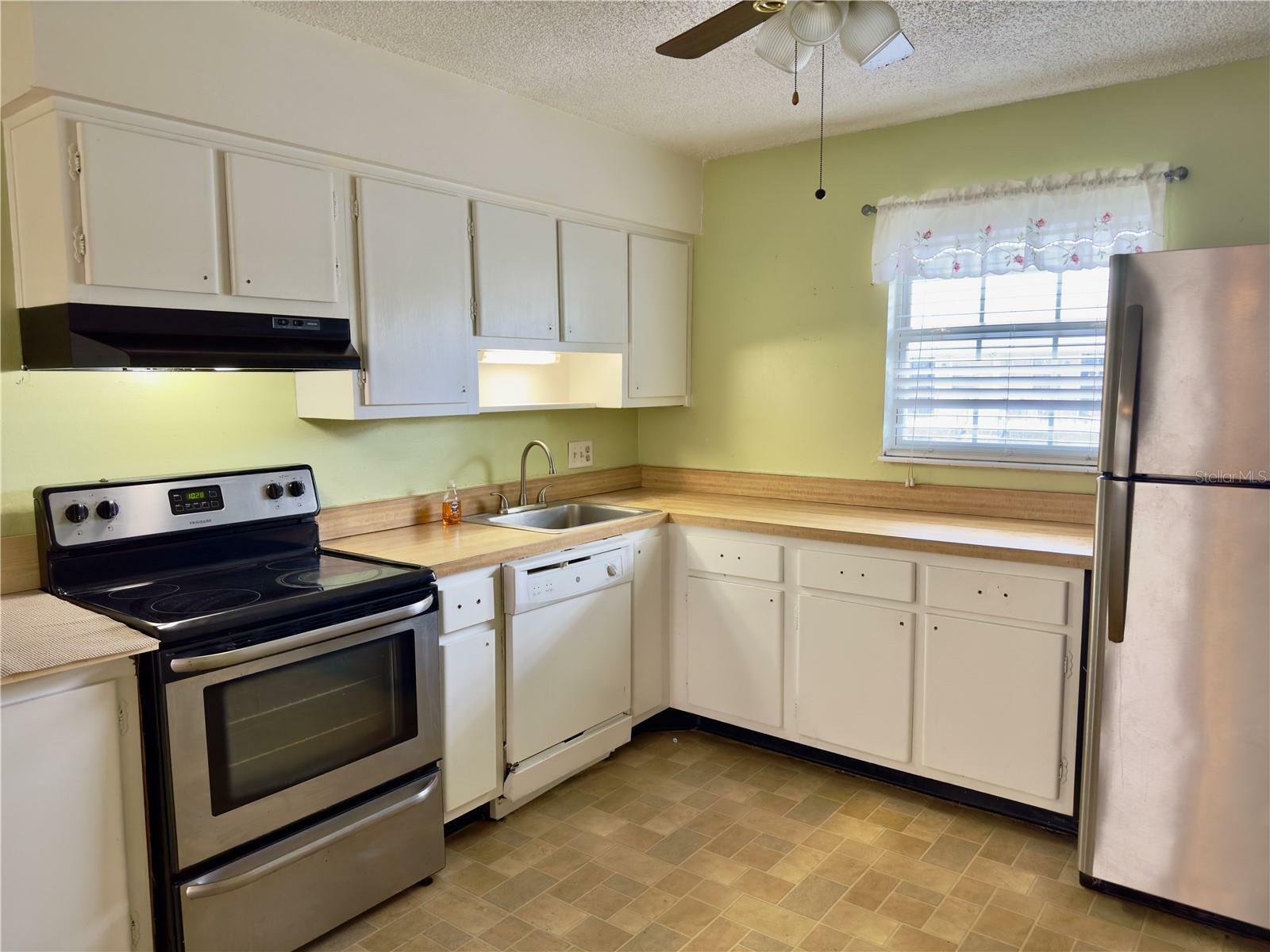 Property Photo:  525 S Conway Road 31  FL 32807 