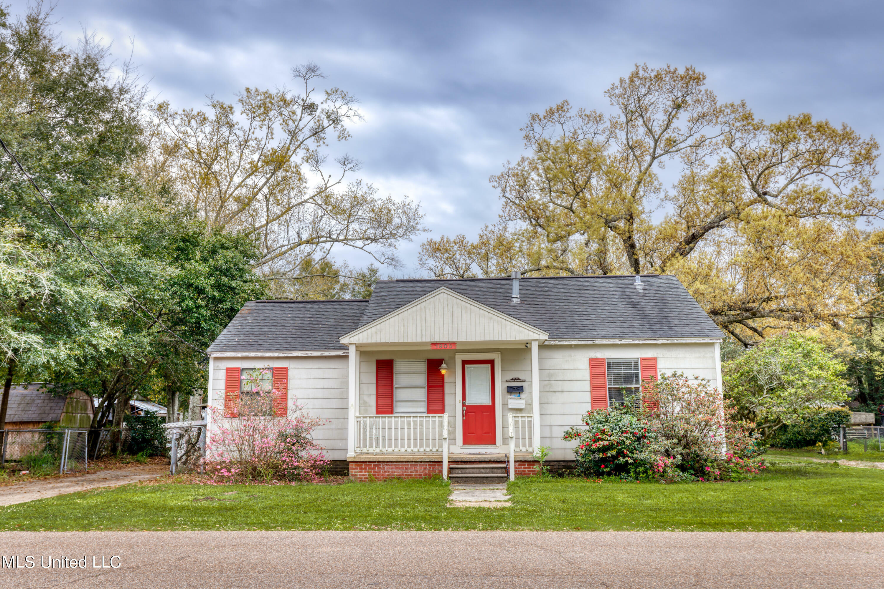 Property Photo:  1905 24th Street  MS 39501 