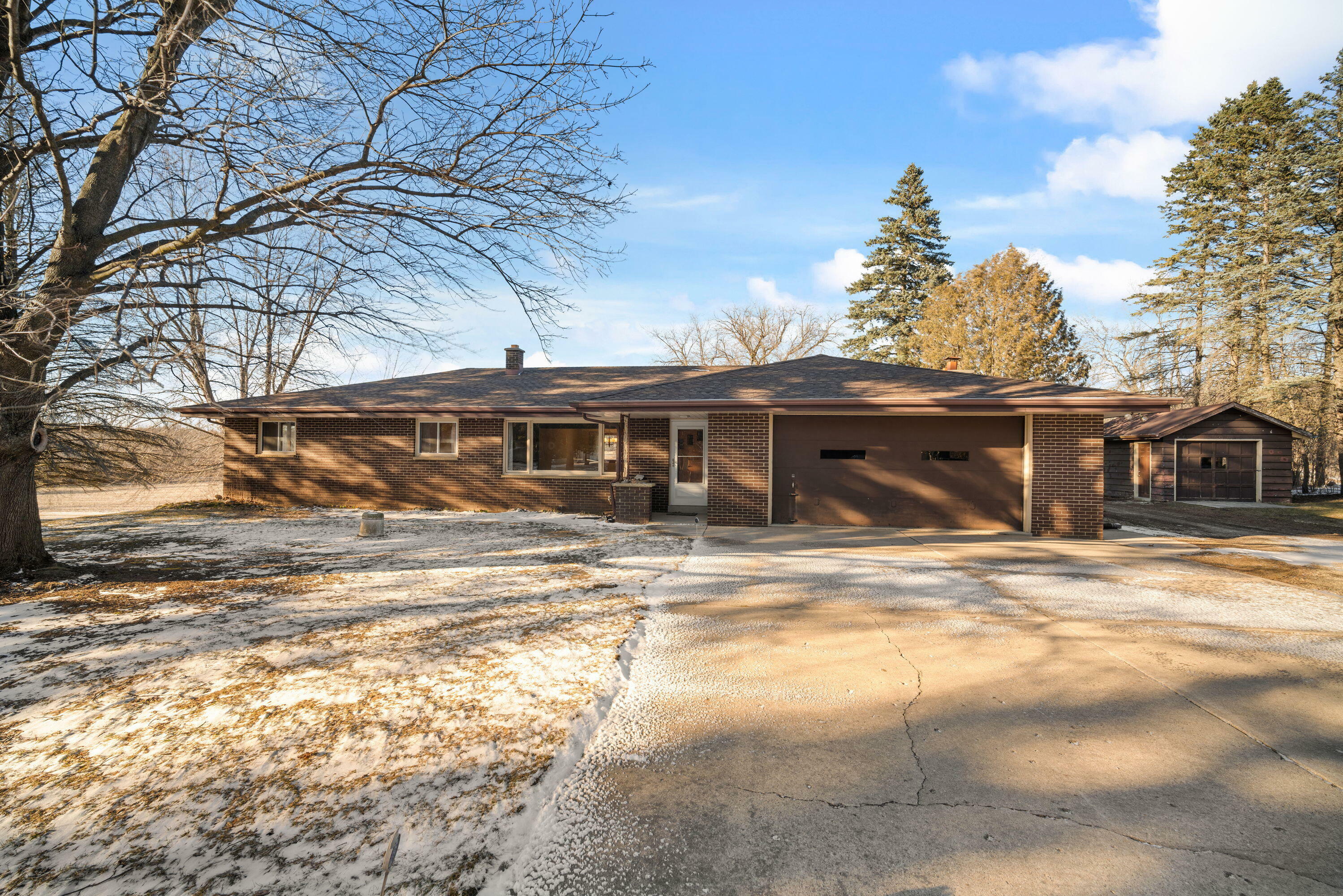 Property Photo:  4408 Pleasant Valley Rd  WI 53024 