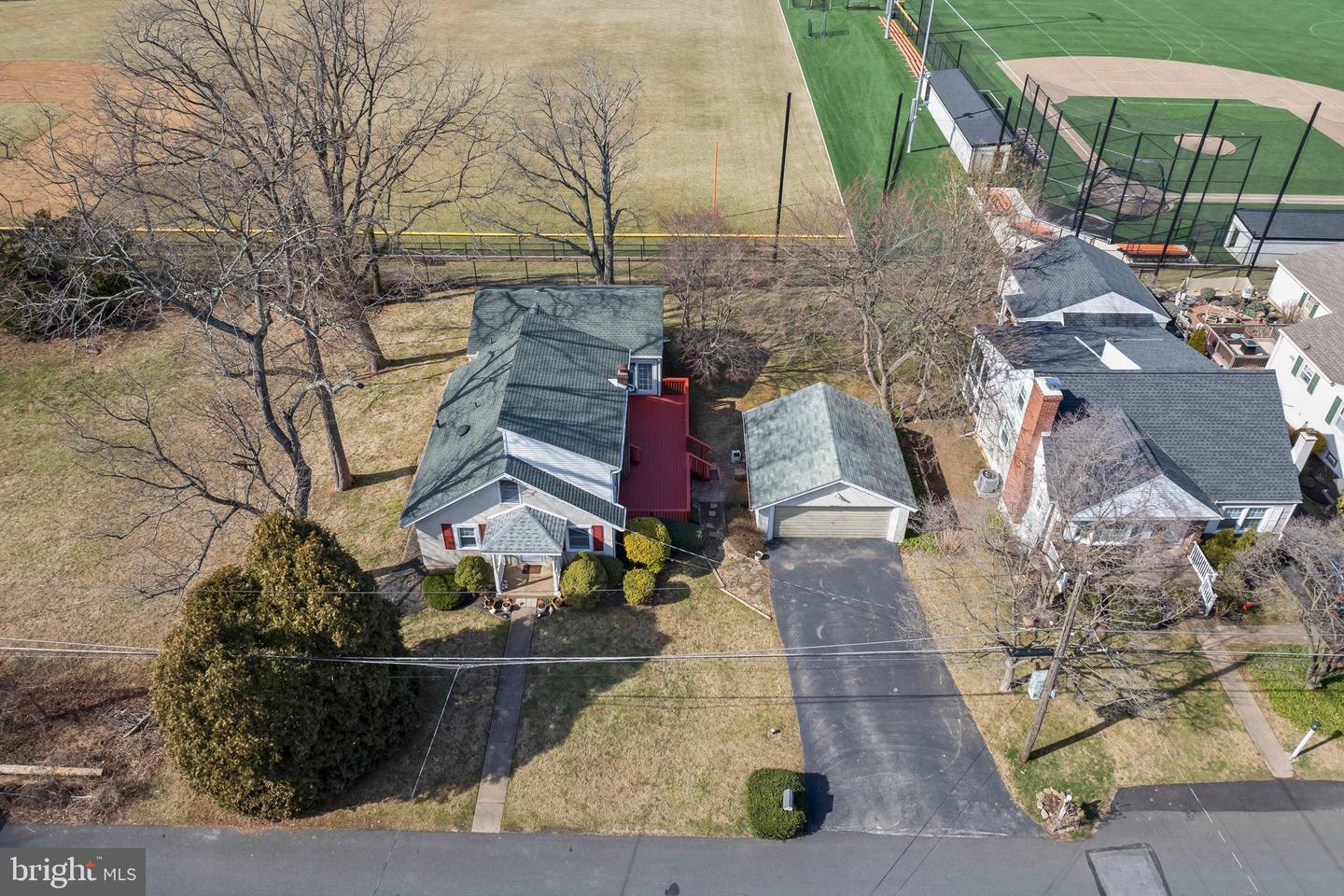 Property Photo:  210 4th Avenue  PA 19073 