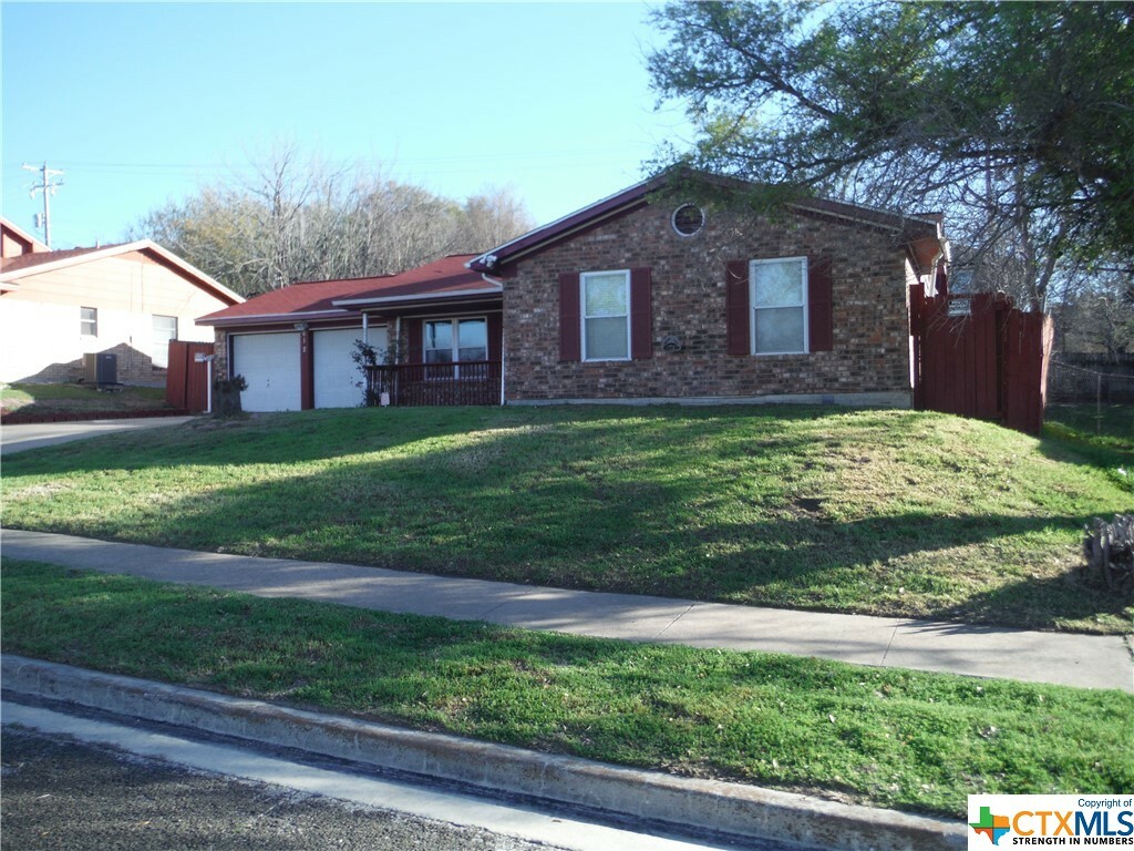 Property Photo:  612 Manning Drive  TX 76522 