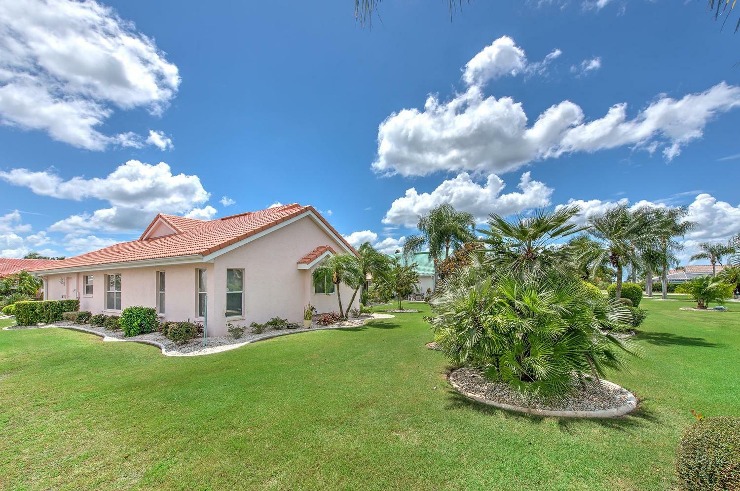 Property Photo:  2210 Westminster Manor Lane  FL 33573 