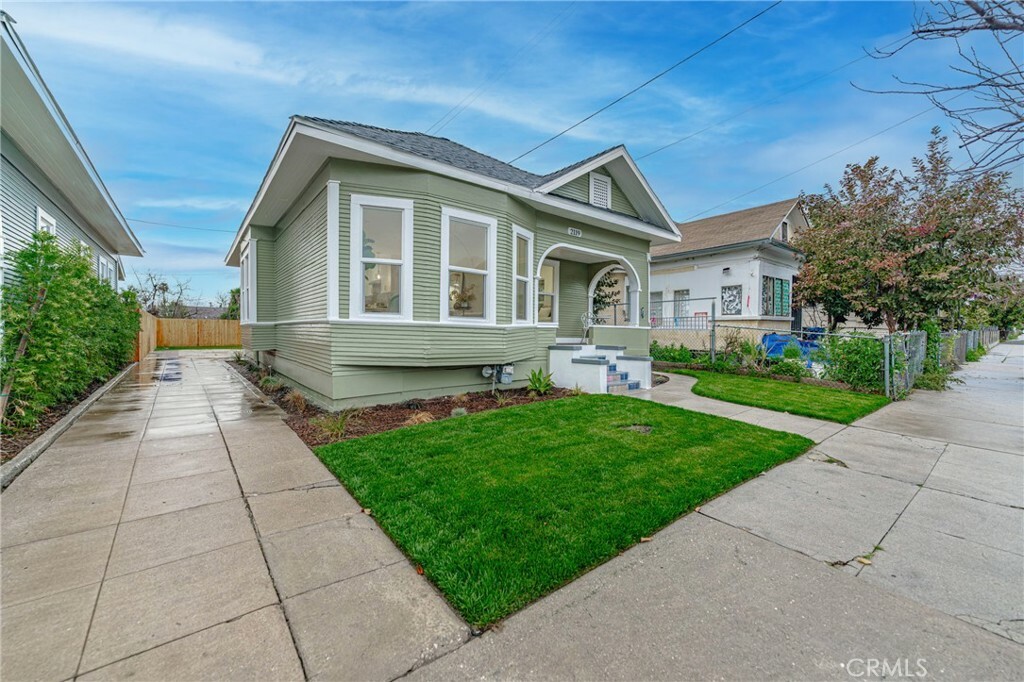 Property Photo:  2119 Gates Street  CA 90031 