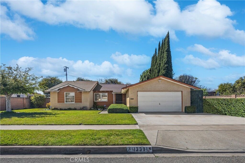 Property Photo:  13391 Chestnut Street  CA 92683