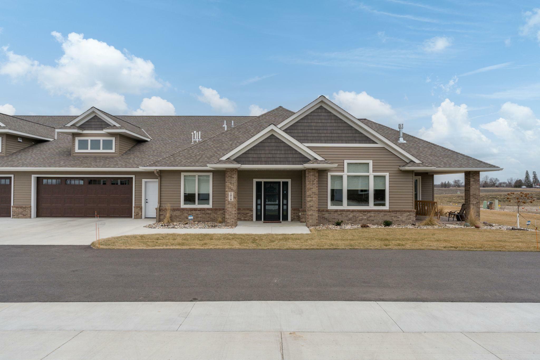 Property Photo: 1018 Saba Boulevard MN 56001