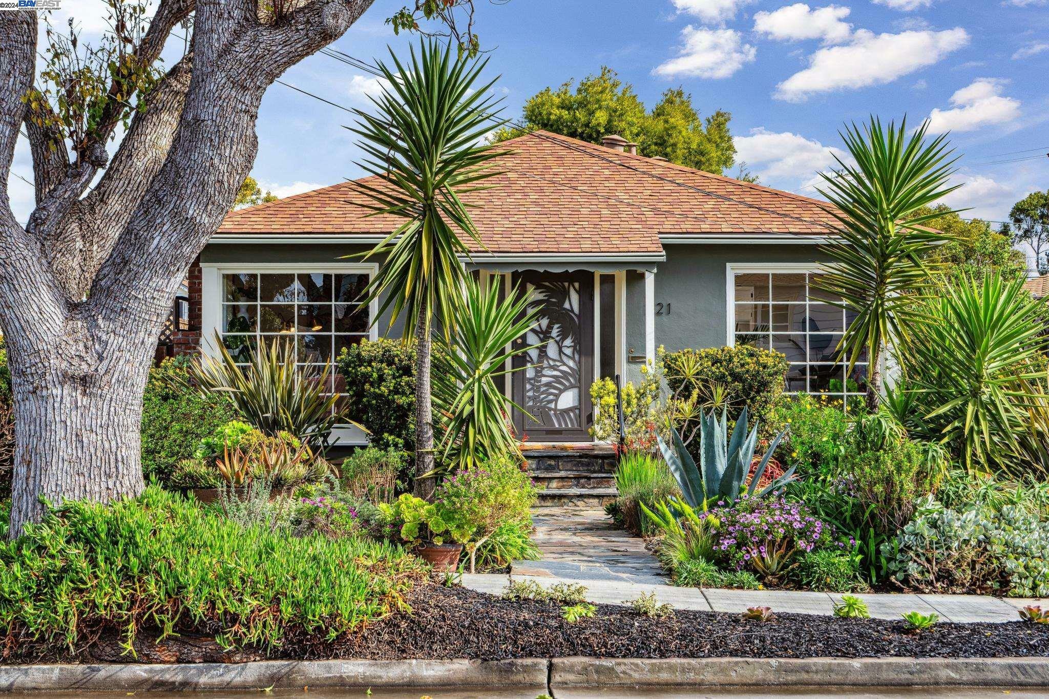 Property Photo:  221 Santa Clara Avenue  CA 94501 