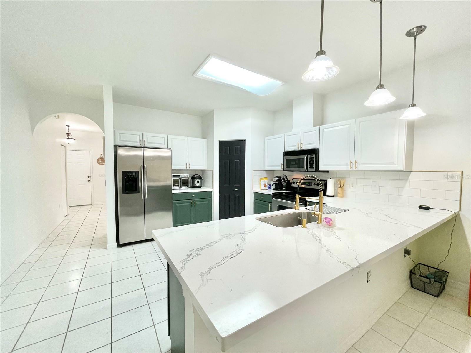 Property Photo: 7575 SW 84th Drive FL 32608