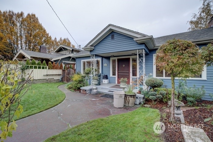 Property Photo:  6322 20th Avenue NE  WA 98115 