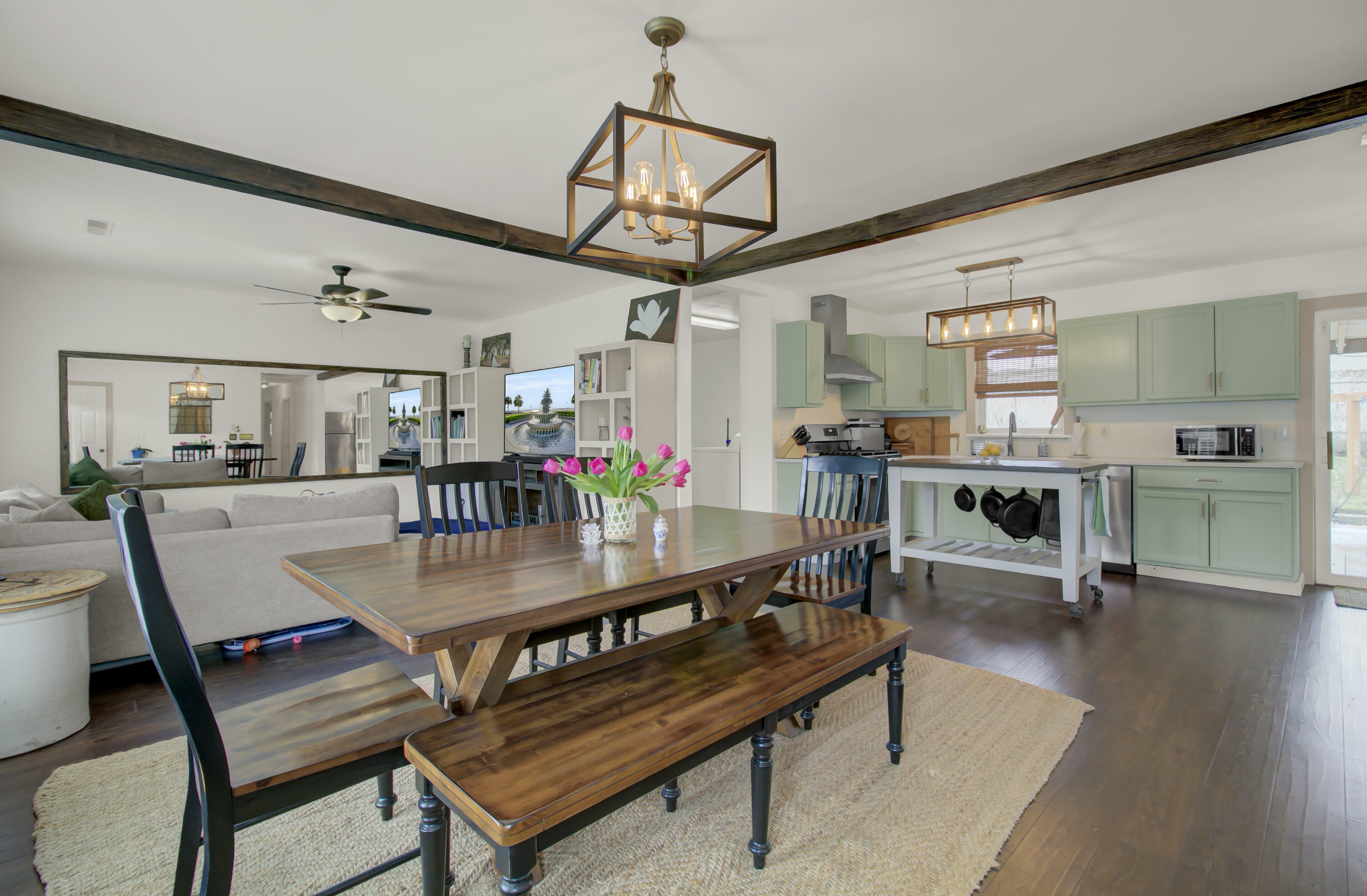 Property Photo: 1728 Boone Hall Drive SC 29407