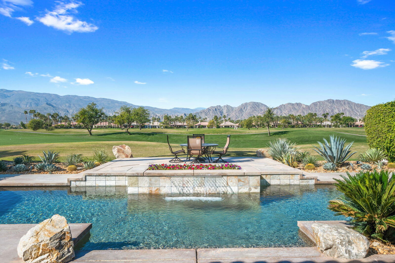 Property Photo:  56805 Mountain View View  CA 92253 