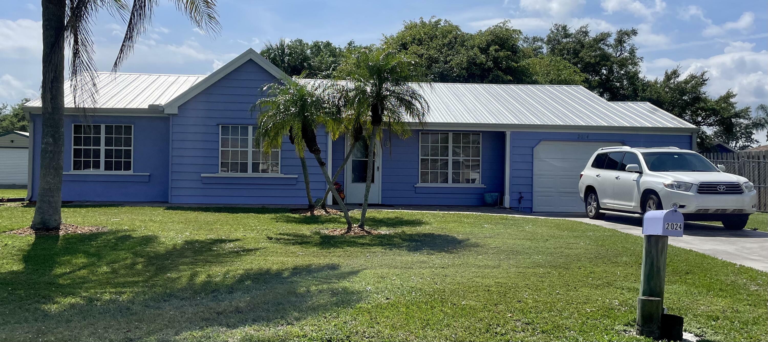 Property Photo:  2024 SE Ancora Court  FL 34952 