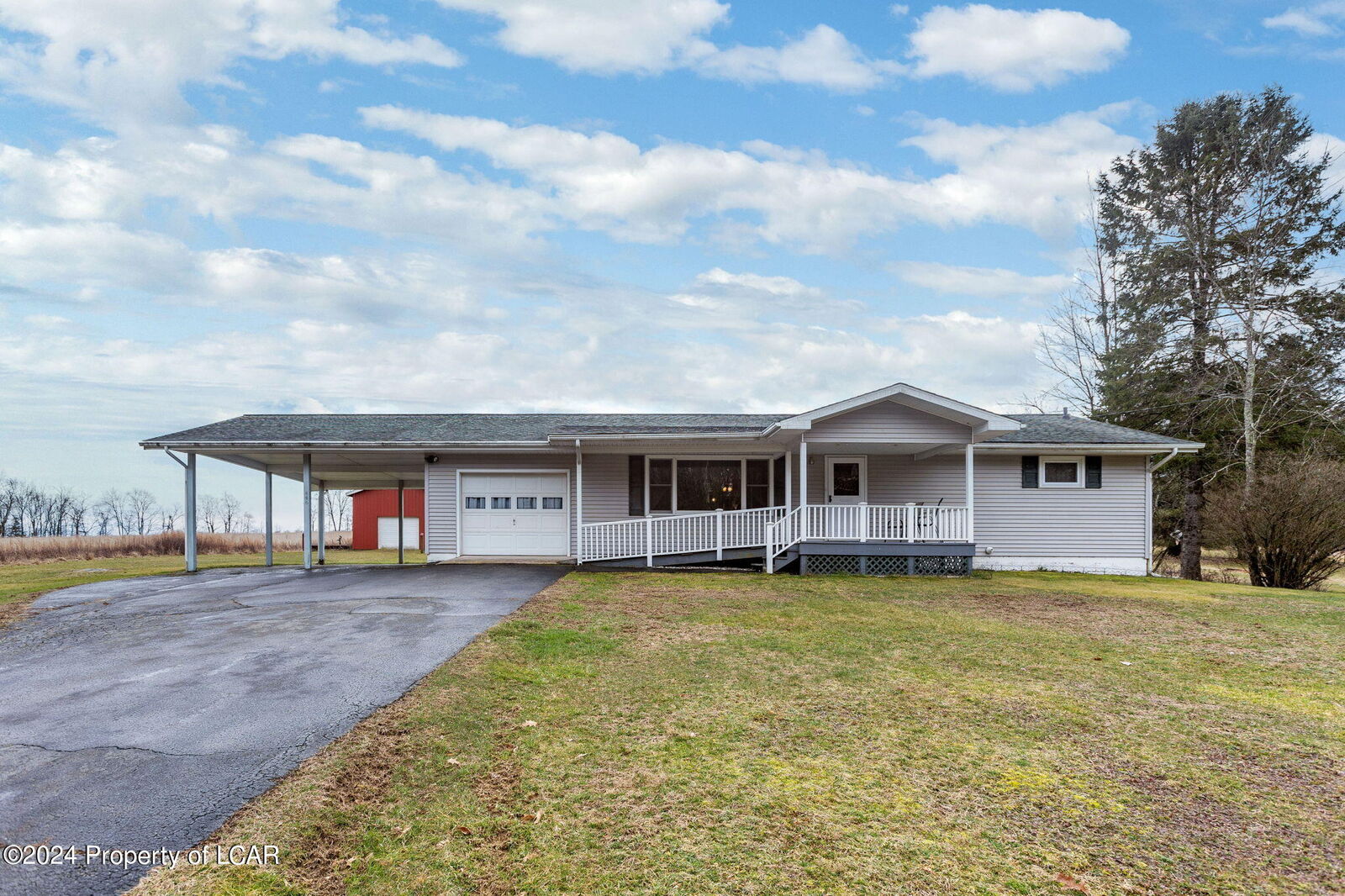 Property Photo: 446 Broadway Road PA 18655