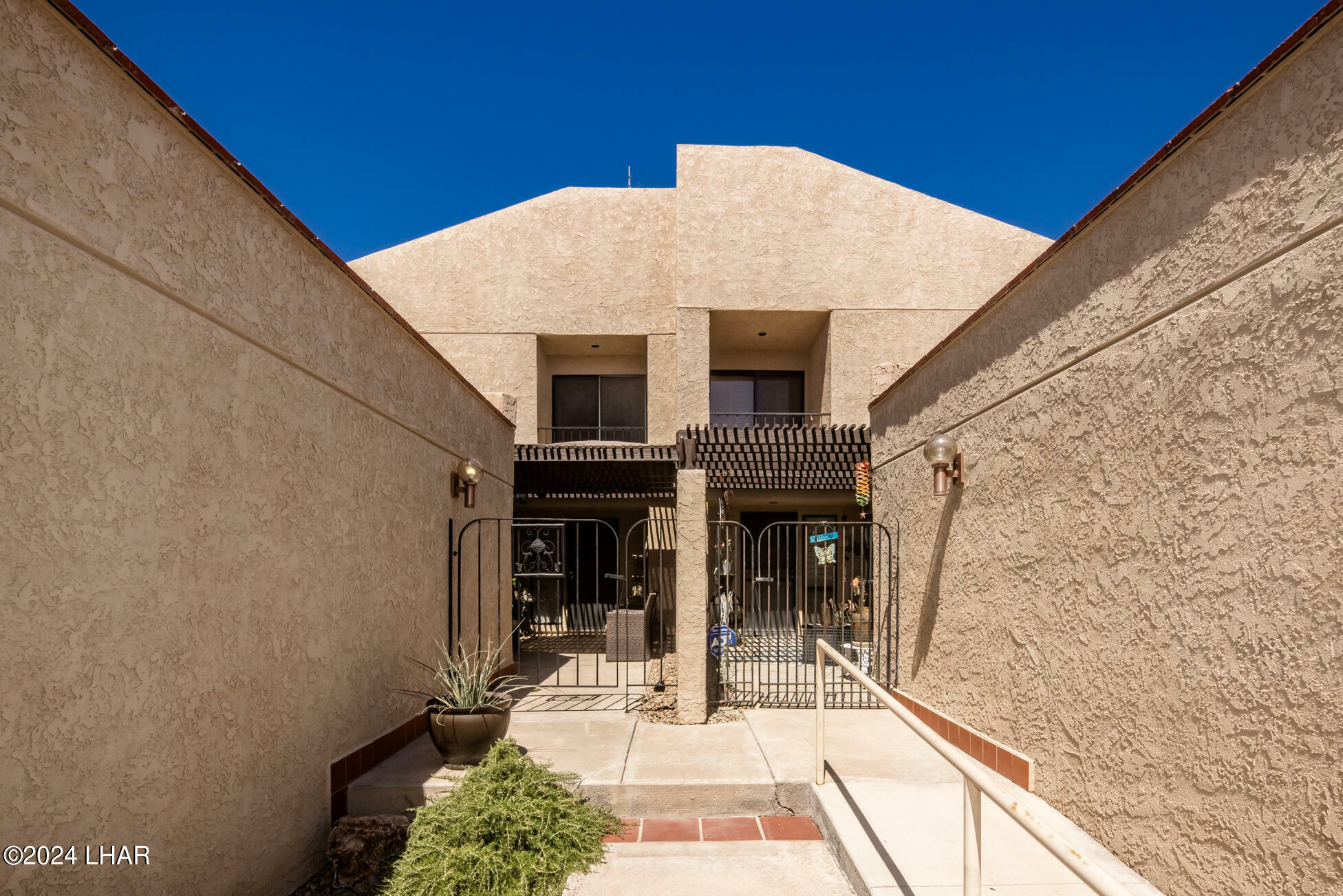 Property Photo:  2545 Firestone Cir 9  AZ 86406 