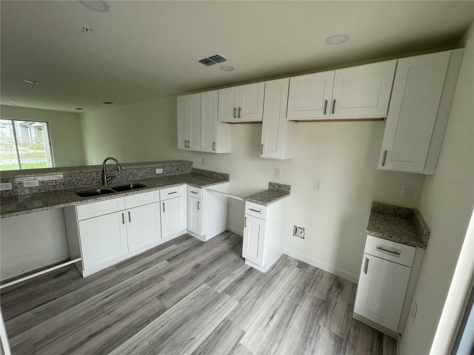 Property Photo:  262 Royal Palm Drive 101,102,103,201,202,203  FL 34743 