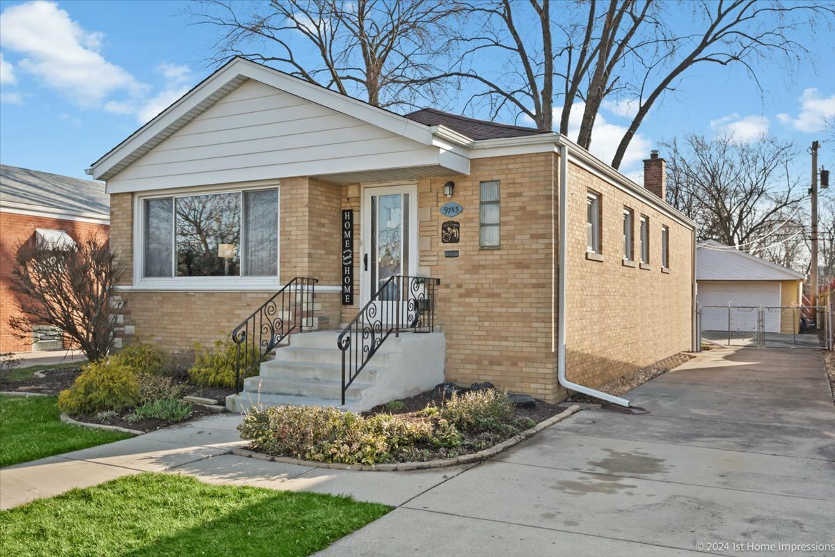 Property Photo:  9743 S Utica Avenue  IL 60805 