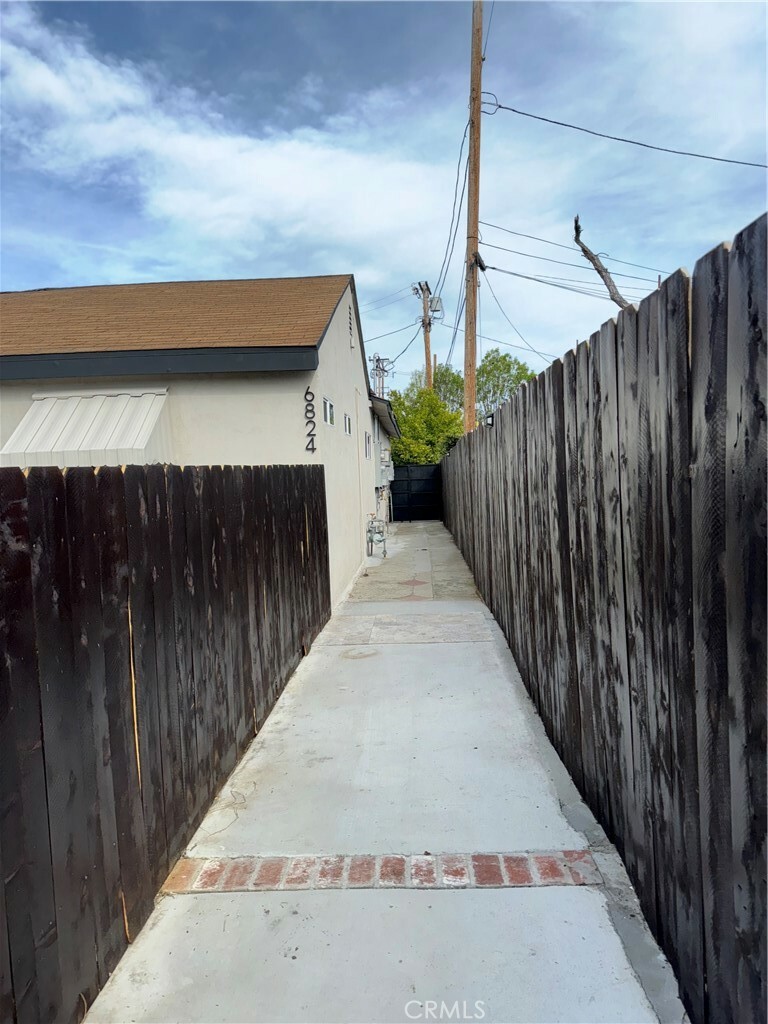 Property Photo:  6824 Lubao Avenue  CA 91306 