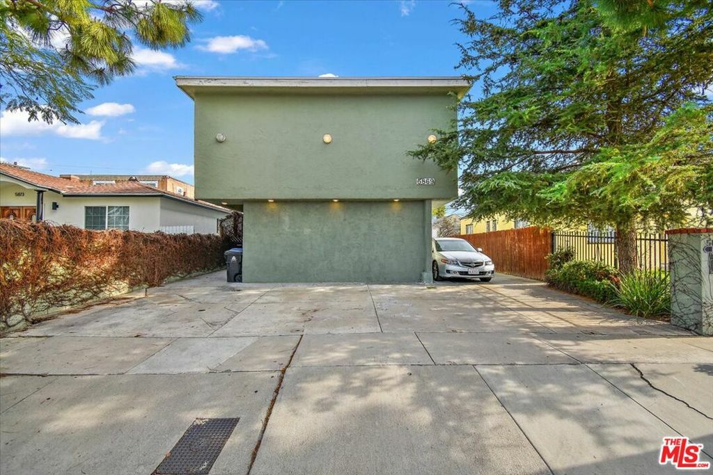 Property Photo:  5869 Dauphin Avenue  CA 90034 