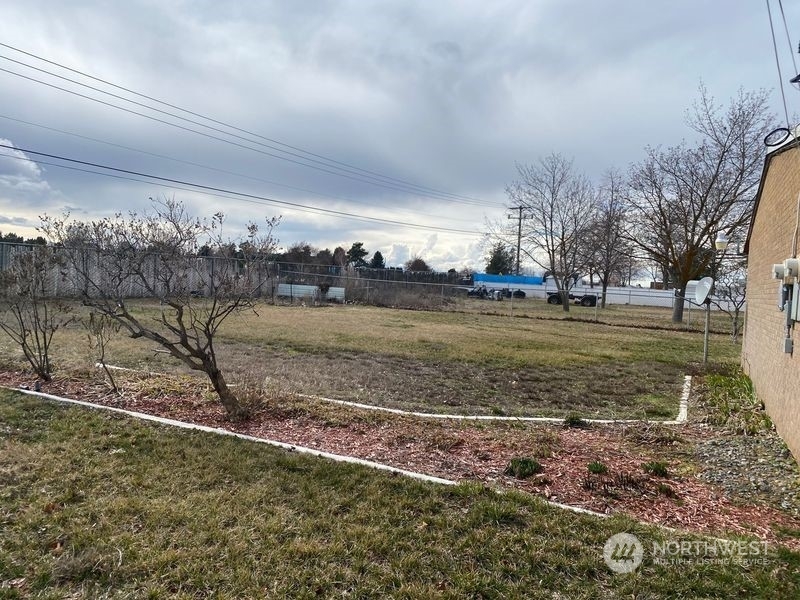 Property Photo:  403 Daley Drive  WA 98837 