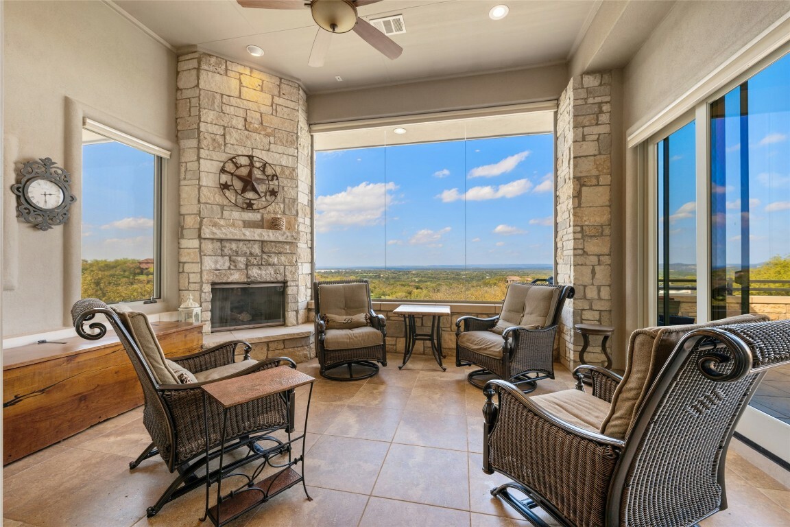 Property Photo:  106 Crescent Court  TX 78669 