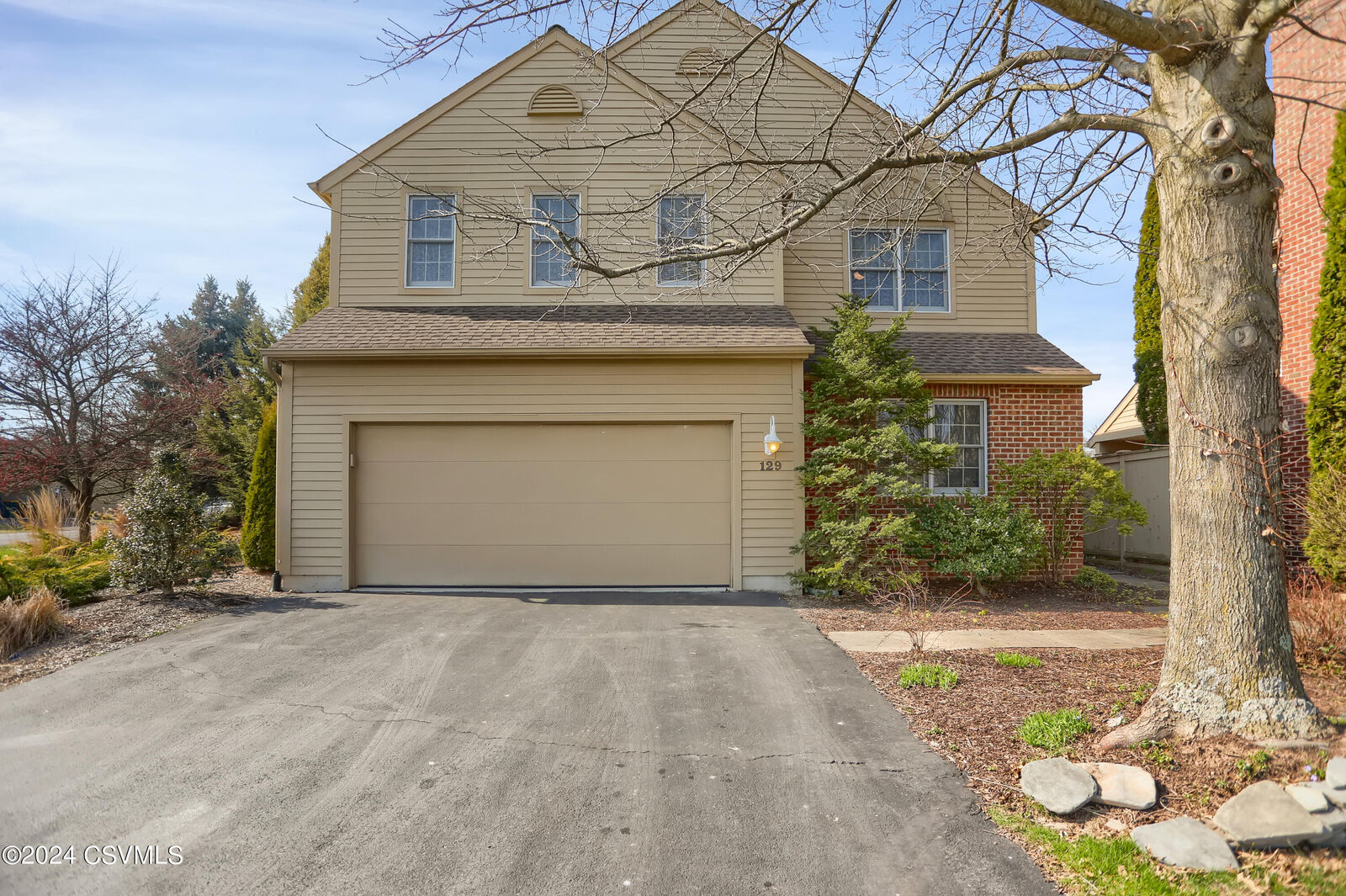 Property Photo: 129 Victoria Lane PA 17837