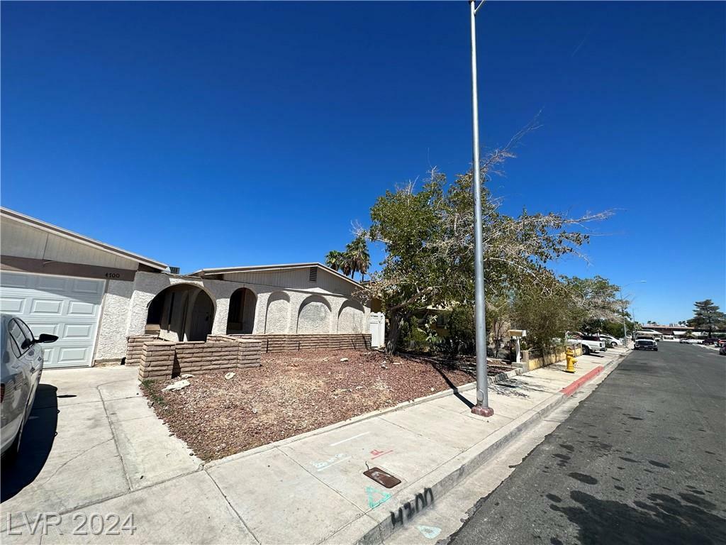 4700 Quantana Court  Las Vegas NV 89102 photo